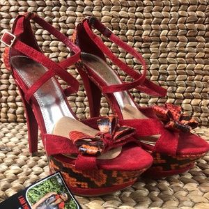 BAKERS Snakeskin Pump